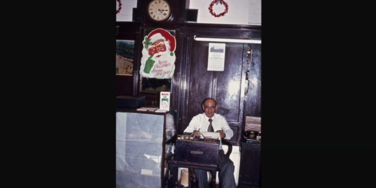 המאפיה היהודית הזו בהודו קיימת כבר 118 שנים; סוד הצלחתה: עוגות חג המולד