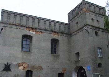 בית כנסת נדיר דמוי מבצר באוקראינה ישוב לבעלות יהודית