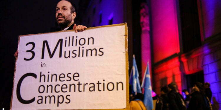 בבריטניה, היהודים מובילים את המאבק נגד דיכוי המוסלמים האויגורים בסין