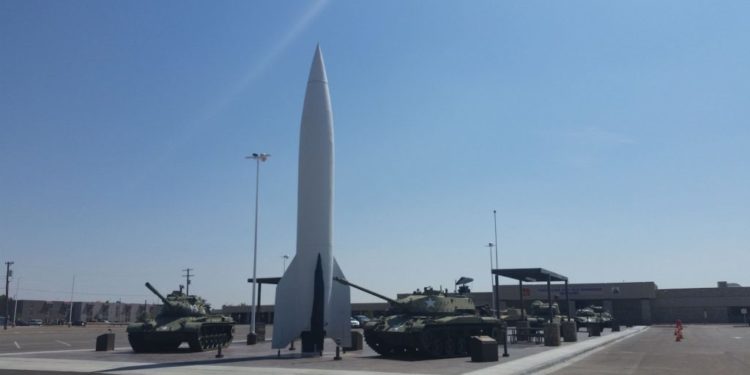 בניצוחו של גנרל, ספר תורה הוכנס לבית הכנסת בבסיס צבאי בארה״ב