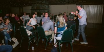 פסטיבל יהודי תוסס בפרברי ניו יורק מסמן את חזרת החיים היהודיים לשגרה