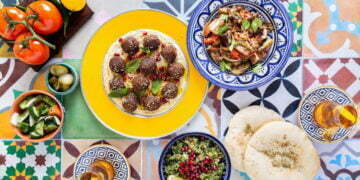 השפית שעושה חיל בדובאי עם מנות פיוז'ן כשרות מהמטבח האמירותי-יהודי