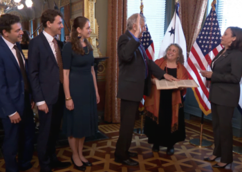 היסטוריה יהודית בבית הלבן: היועץ הבכיר הושבע לתפקיד על כרך עתיק של פרקי אבות