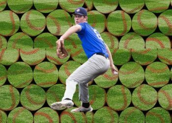 "למה שלא אהיה הראשון?" שחקן הבייסבול האורתודוקסי ג'ייקוב שטיינמץ רוצה לעשות  היסטוריה