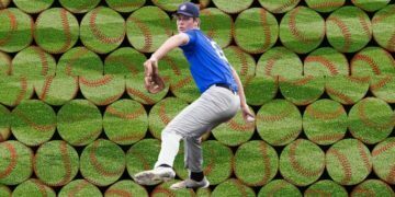 "למה שלא אהיה הראשון?" שחקן הבייסבול האורתודוקסי ג'ייקוב שטיינמץ רוצה לעשות  היסטוריה