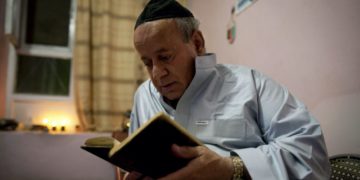 מיהו זבולון סימנטוב, היהודי האחרון שנותר באפגניסטן ומסרב לעזוב (או להתגרש מאשתו)