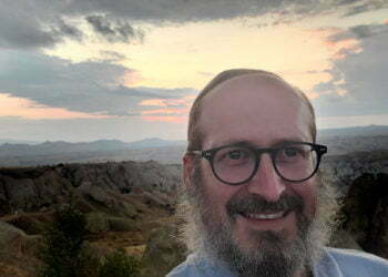 הרב שמצייץ את מסעו יוצא דופן – שלושה שבועות בעקבות המורשת היהודית בטורקיה