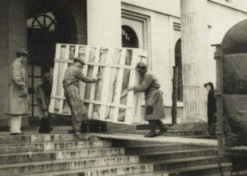 מה קרה לכל יצירות האמנות שבזזו הנאצים? תערוכה חדשה מספרת על מסען של כמה מיצירות המופת