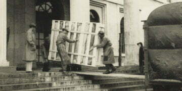 מה קרה לכל יצירות האמנות שבזזו הנאצים? תערוכה חדשה מספרת על מסען של כמה מיצירות המופת