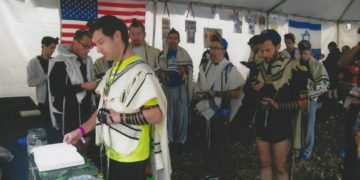 חיזוק אחרון לפני הזינוק: האיש שמארגן מניין תפילה למשתתפי מרתון ניו יורק