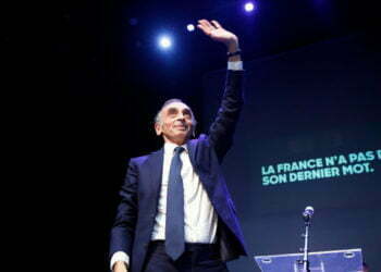 יהודי ימני קיצוני עשוי לעשות היסטוריה פוליטית בצרפת. בקהילה היהודית מזהירים שהוא מסוכן