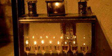 הביקוש לשמן זית טהור להדלקת החנוכייה גובר, ועמו גם הזיופים
