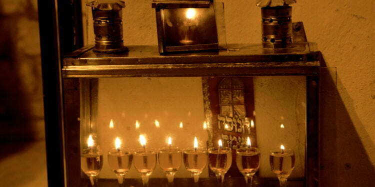 הביקוש לשמן זית טהור להדלקת החנוכייה גובר, ועמו גם הזיופים