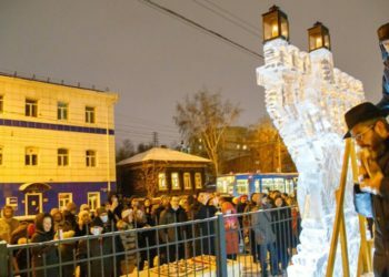 מזג האוויר בסיביר מתחמם, ומסורת בניית חנוכיית הקרח בסכנה