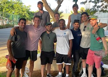 ישראל חושדת בי שאני רוצה לעלות לארץ רק כדי לשחק כדורסל. אבל אני רק רוצה לבוא הביתה