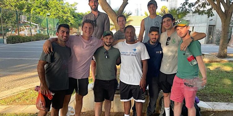 ישראל חושדת בי שאני רוצה לעלות לארץ רק כדי לשחק כדורסל. אבל אני רק רוצה לבוא הביתה