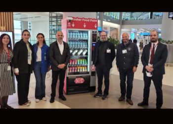 הסוף לרעב בשדה התעופה באיסטנבול: מכונת כריכים כשרה הוצבה בשדה התעופה
