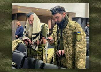 האב והבן החרדים שהתנדבו לצבא האוקראיני: ׳מוכנים להרוג חיילים רוסיים׳