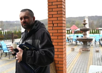 פליטים עם ג'קוזי: החיים הסוריאליסטיים של 200 פליטים יהודים באתר נופש 4 כוכבים באוקראינה