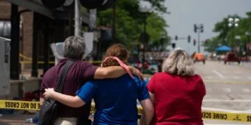 ״האנטנות שלנו כיהודים מזדקרות״: בקהילה היהודית של היילנד פארק, מתקשים להתאושש מפיגוע הירי