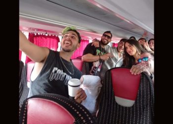 לאכול חגבים למען ישראל: יצאנו ליום כיף עם נבחרת משפיעני טיקטוק פרו-ישראליים