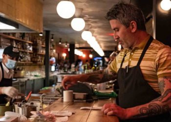 המסעדה החמה ביותר בברוקלין היא שיפודיה בסגנון ישראלי